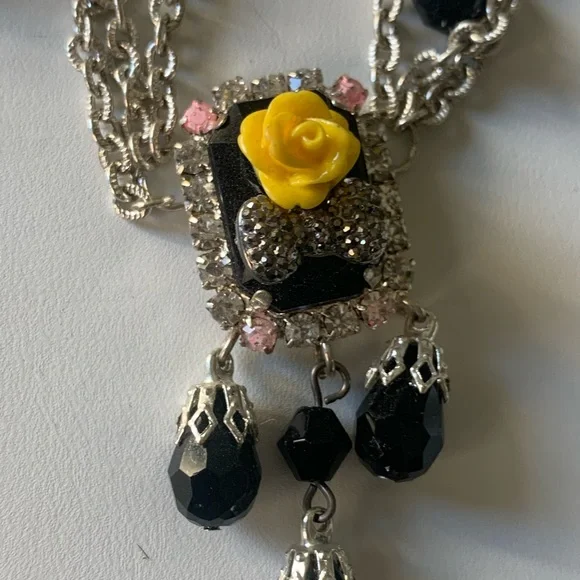 Necklace and earring set black and yellow - Picture 5 of 16